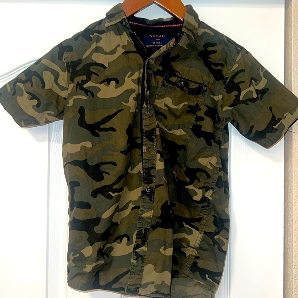 Nomad Boys Camouflaged Shirt - Size 8 (or Small) - like new